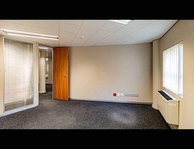 357M² OFFICE TO LET IN PARKTOWN